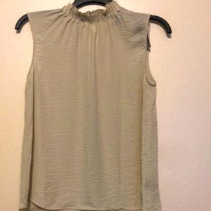 Worthington Women Light weight neck blouse